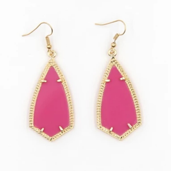 New Gorgeous 🥰 Dangle Earrings 😘 2 for $15 - Picture 7 of 9